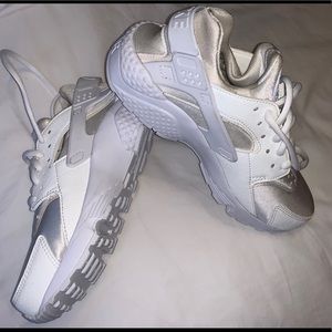 👟💕NEW Air Huraches Nikes 💕👟